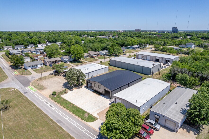 More Photos Of 8610 N Classen Blvd, Oklahoma City Warehouse For Lease
