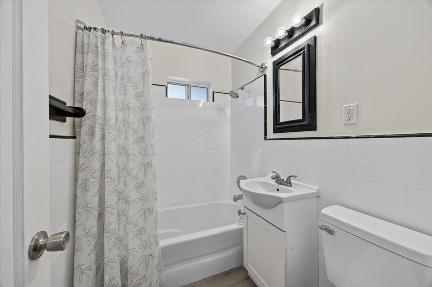 More Photos Of 319 S 10th St, Las Vegas Apartments For Sale