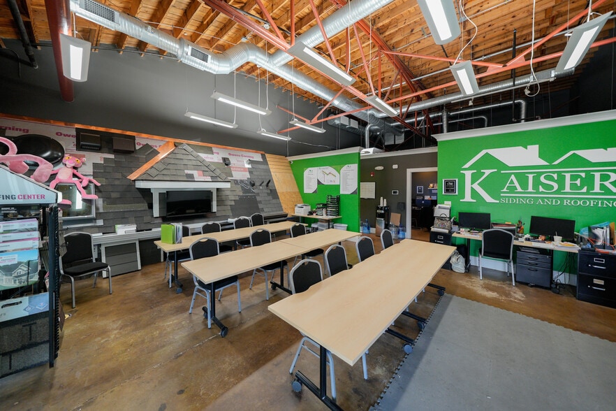 More Photos Of 2923 S Tryon St, Charlotte Office For Sale