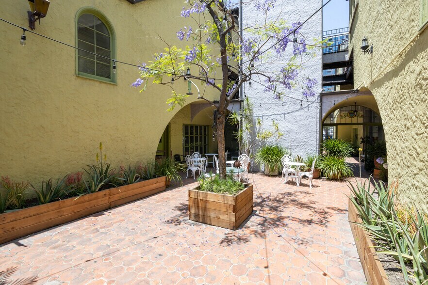 More Photos Of 672 S La Fayette Park Pl, Los Angeles Loft Creative Space For Lease