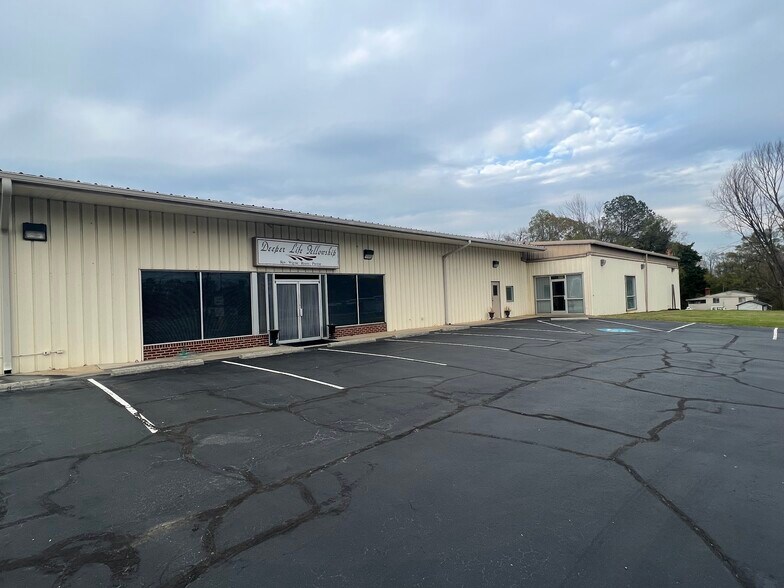 More Photos Of 2307 S Boston Rd, Danville Flex For Sale