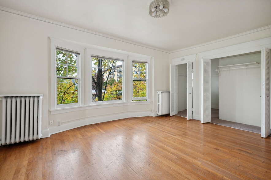 More Photos Of 605 E Denny Way, Seattle Apartments For Sale