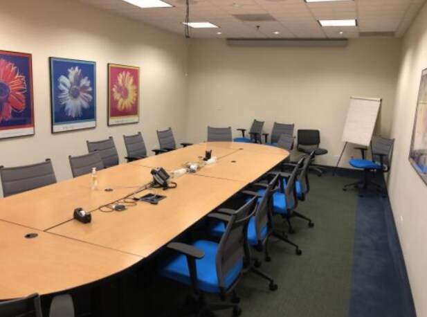 More Photos Of 435 W Fullerton Ave, Elmhurst Light Manufacturing For Sale