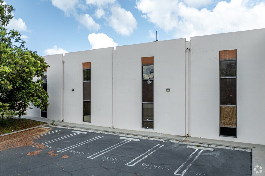 More Photos Of 1151 Duryea Ave, Irvine Office For Lease