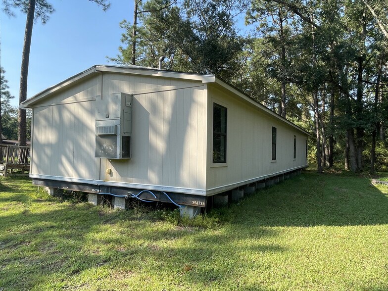 More Photos Of 1901 Leonid Rd, Jacksonville Schools For Sale