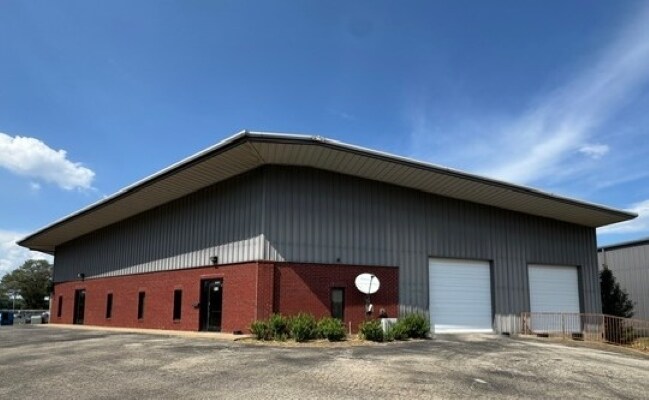 More Photos Of 4800 S Medenhall Rd, Memphis Warehouse For Lease