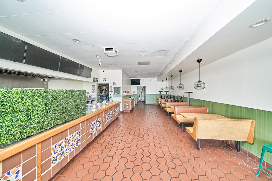 More Photos Of 5835 Bellflower Blvd Unit C, Lakewood Storefront For Lease