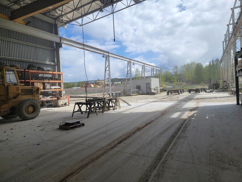 More Photos Of 9588 Milwaukee Way, Prince George Industrial For Lease