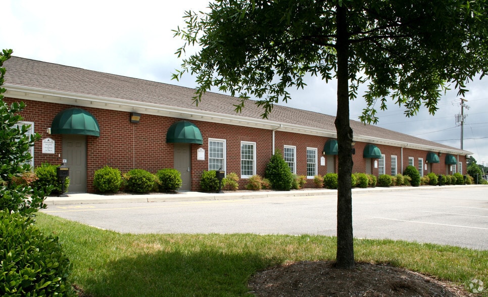 More Photos Of 852 Tidewater Dr, Norfolk Flex For Lease