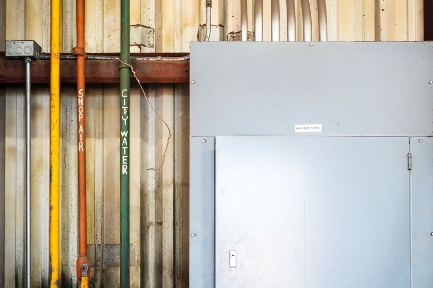 More Photos Of 9002 Leopard St, Corpus Christi Industrial For Sale