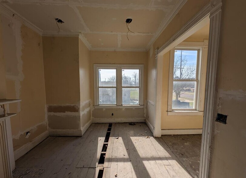 More Photos Of 601-609 NE Perry Ave, Peoria Apartments For Sale