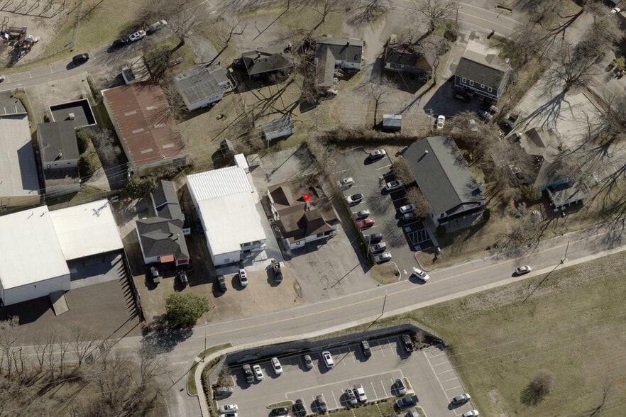 More Photos Of 648 W Iris Dr, Nashville Office For Sale