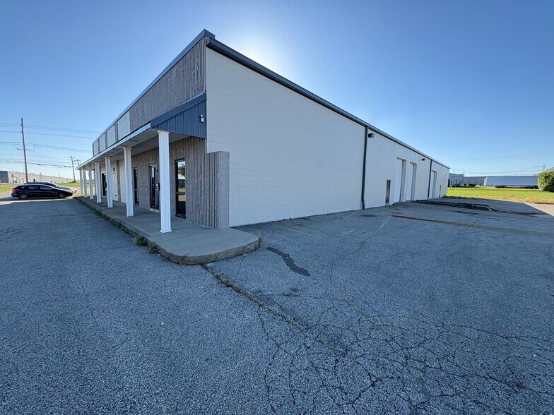 More Photos Of 4775 Interstate Dr, Cincinnati Industrial For Sale