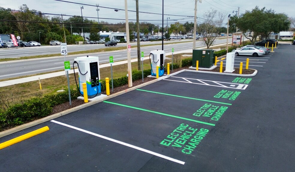 More Photos Of 601 Lake Minnie Dr, Sanford Unknown For Lease