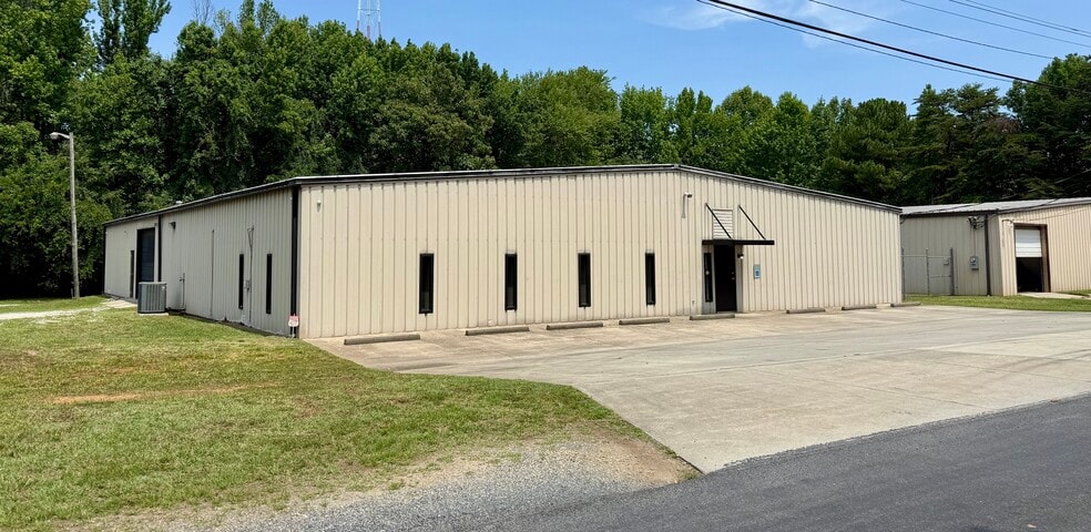 Primary Photo Of 1710 Belmar St, High Point Warehouse For Sale