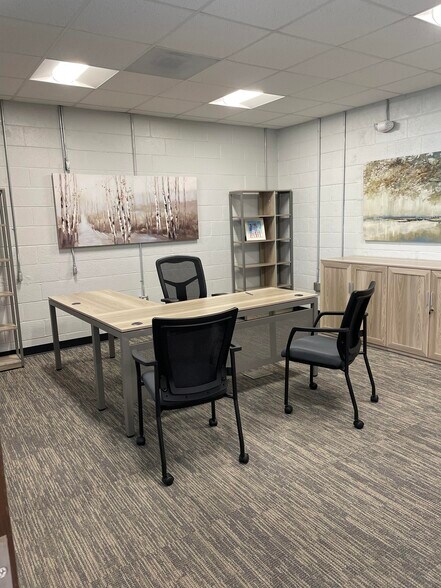 More Photos Of 1914 W Morehead St, Charlotte Office For Sale