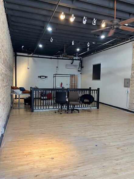 More Photos Of 518-522 N Water St, Milwaukee Storefront Retail Office For Sale