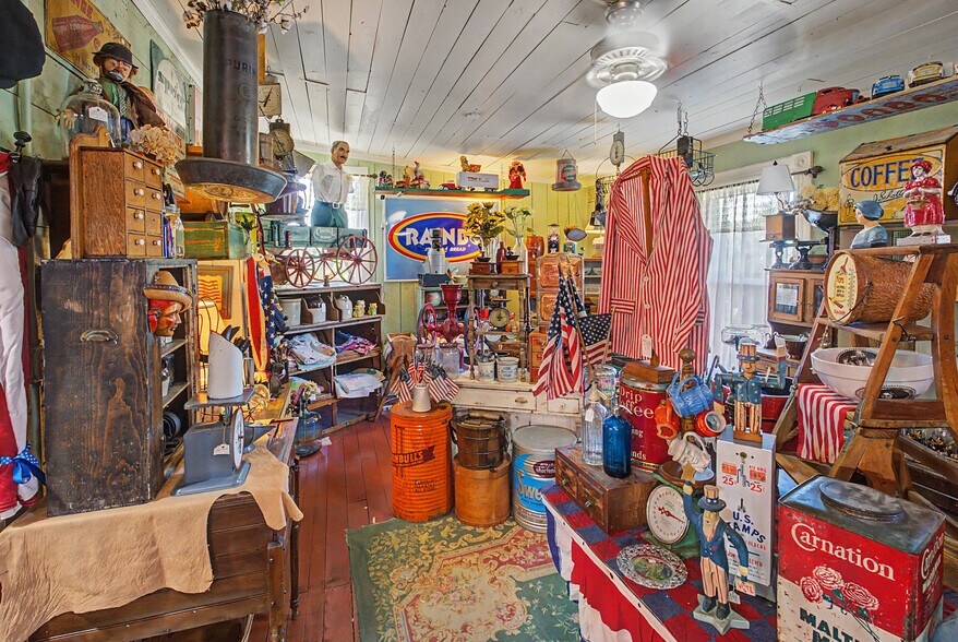 More Photos Of 219 MO-21, Caledonia Storefront Retail Residential For Sale
