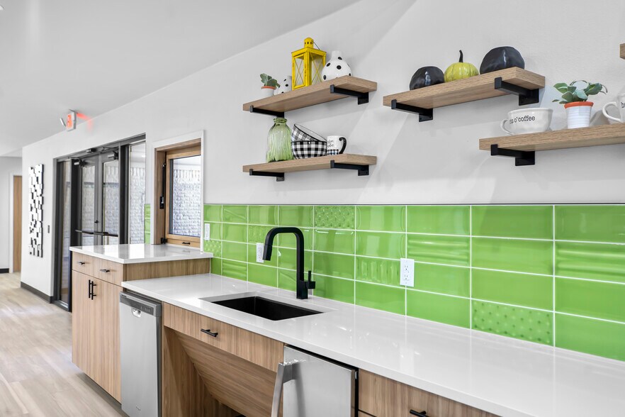 More Photos Of 2001 Tulane Dr, Lufkin Medical For Sale