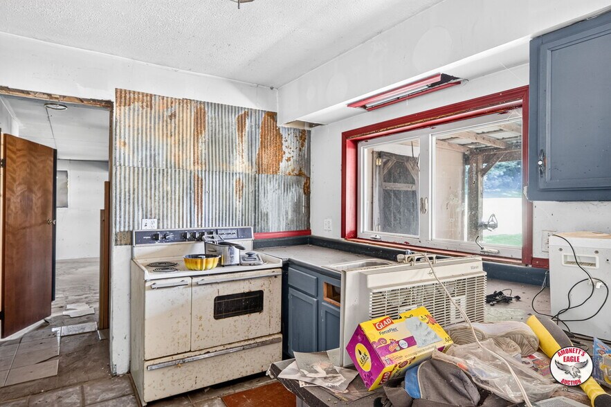 More Photos Of 2969 Moodyville Rd, Byrdstown General Retail For Sale
