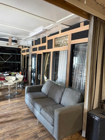 More Photos Of 1880 Elsa St, Naples Flex For Lease