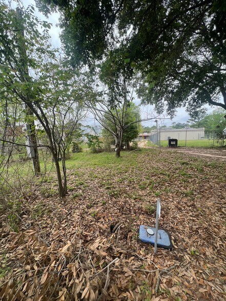 More Photos Of FM 1514, Coldspring Storefront Retail Office For Sale