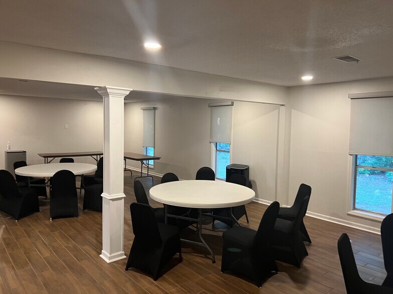 More Photos Of 4031 Rainbow Dr, Decatur Religious Facility For Sale