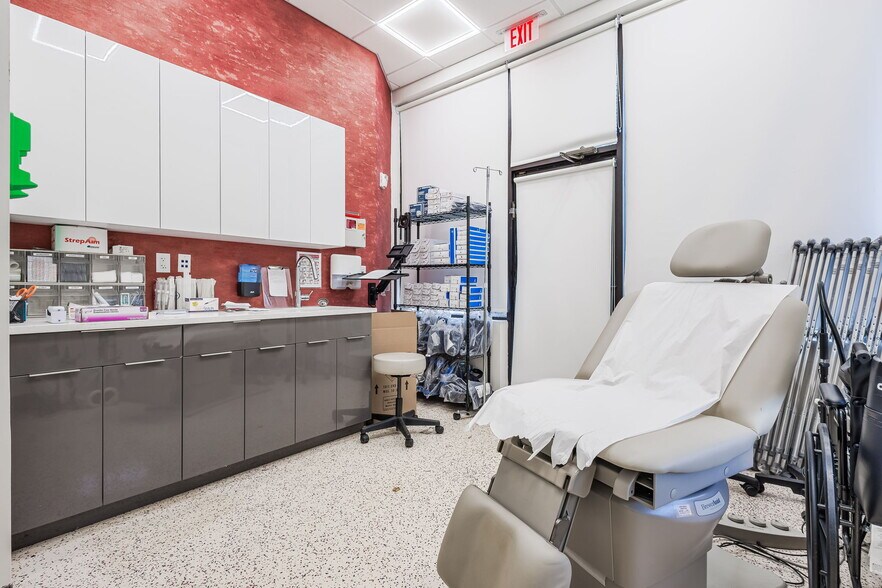 More Photos Of 2 Suffern Ln, Garnerville General Retail For Lease