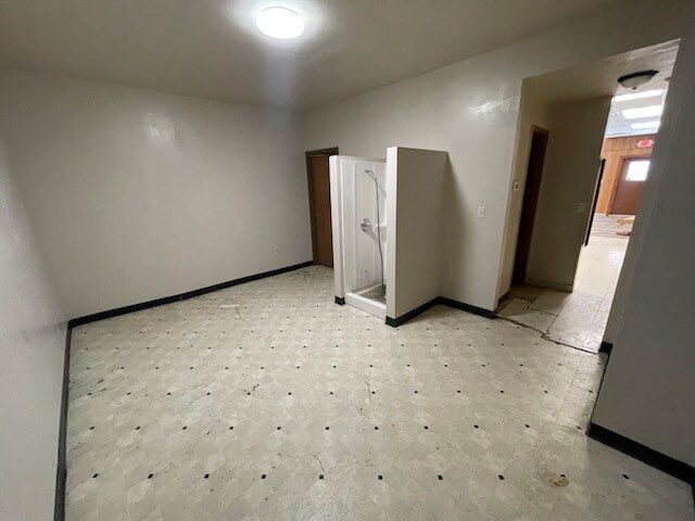 More Photos Of 508 Locust St, Middletown Storefront For Lease