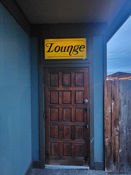 More Photos Of 633 E 1st St, Port Angeles General Retail For Sale