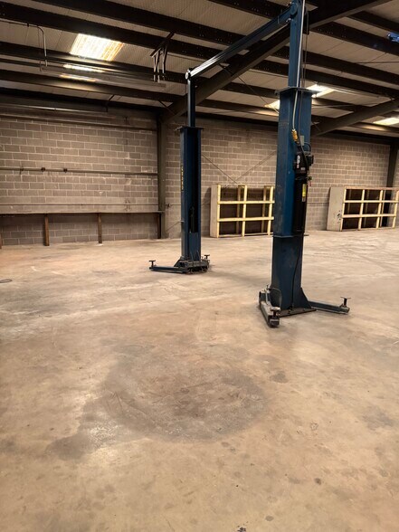 More Photos Of 2301 Oak St, Abilene Unknown For Lease