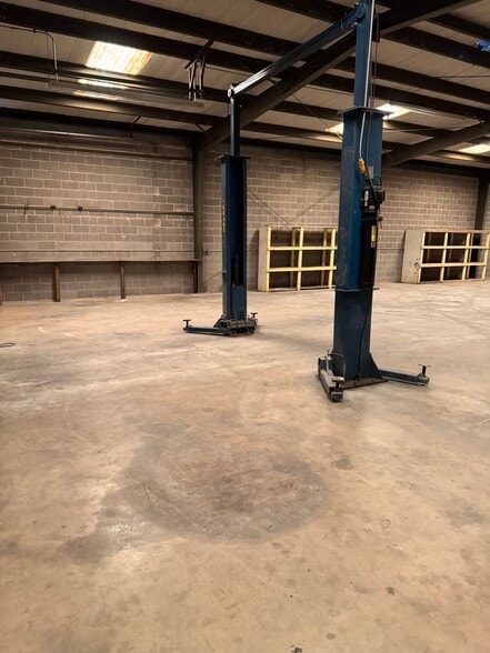 More Photos Of 2301 Oak St, Abilene Unknown For Lease