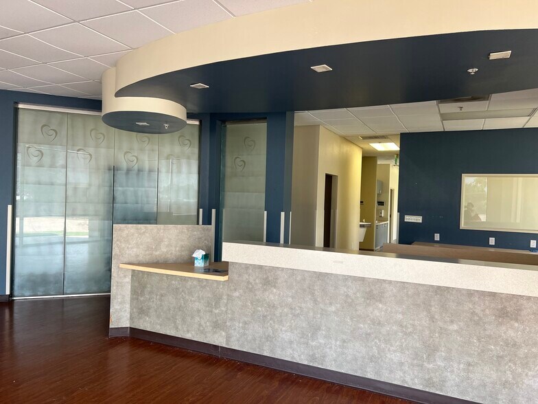 More Photos Of 7650 I-35 E, Corinth Storefront For Lease