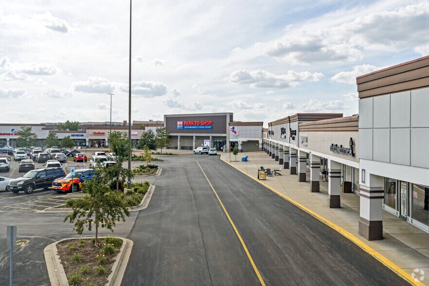More Photos Of 4302-4442 E New York St, Aurora Unknown For Lease