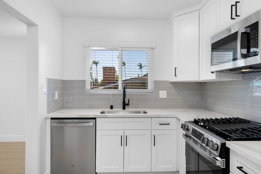 More Photos Of 1644 Grove St, San Diego Apartments For Sale