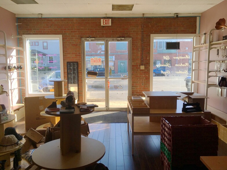 More Photos Of 2815 Delaware Ave, Kenmore Freestanding For Sale