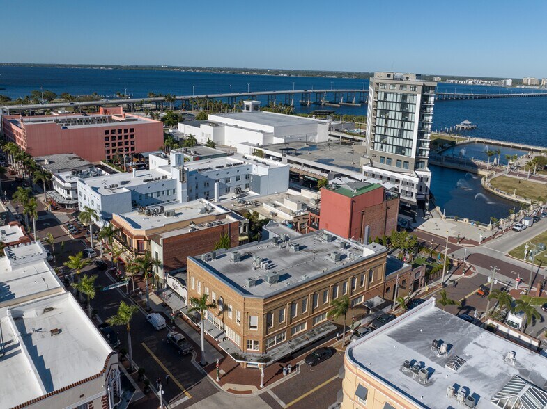 More Photos Of 2235 1st St, Fort Myers Office For Lease