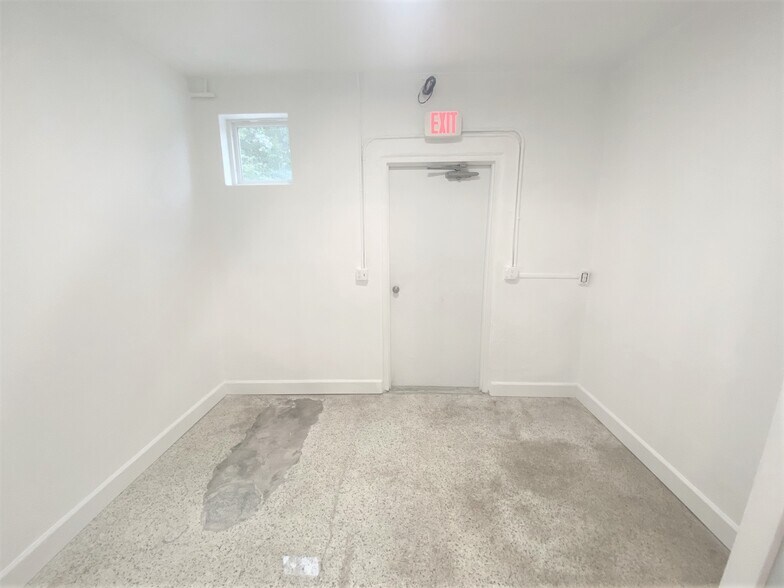 More Photos Of 1506 54th Ave N, Saint Petersburg Storefront Retail Office For Lease