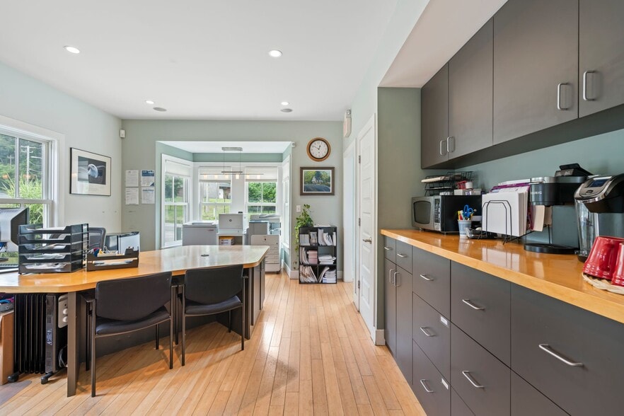 More Photos Of 67 Fort Salonga Rd W, Northport Loft Creative Space For Sale