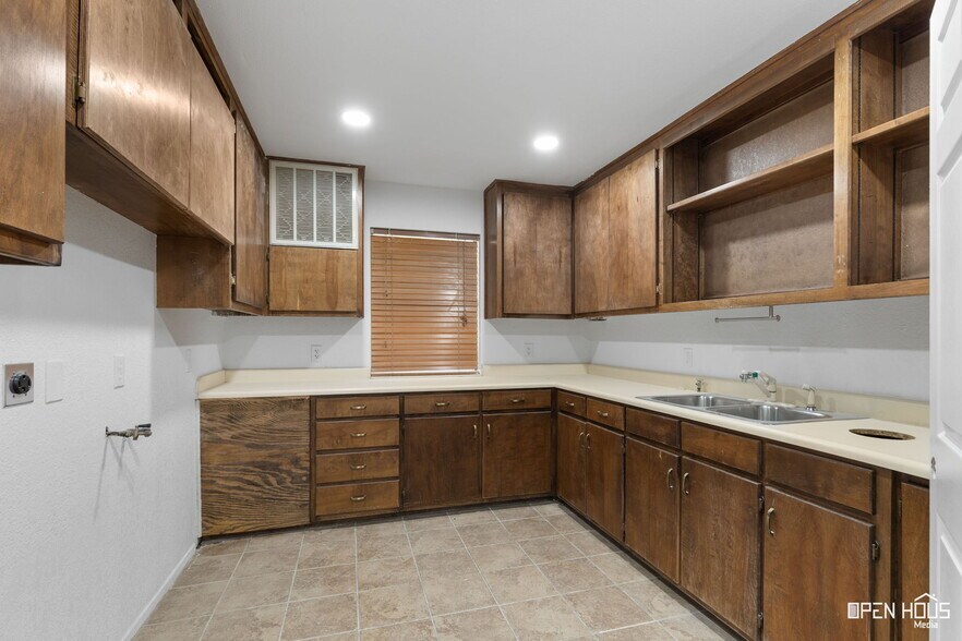 More Photos Of 1317 East St, Graham Medical For Sale