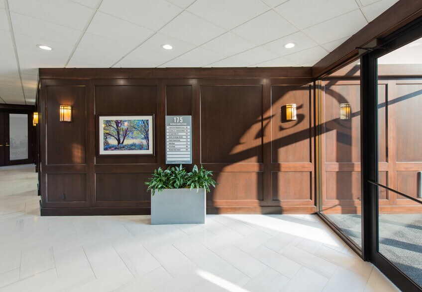 More Photos Of 175 N Patrick Blvd, Brookfield Office For Lease