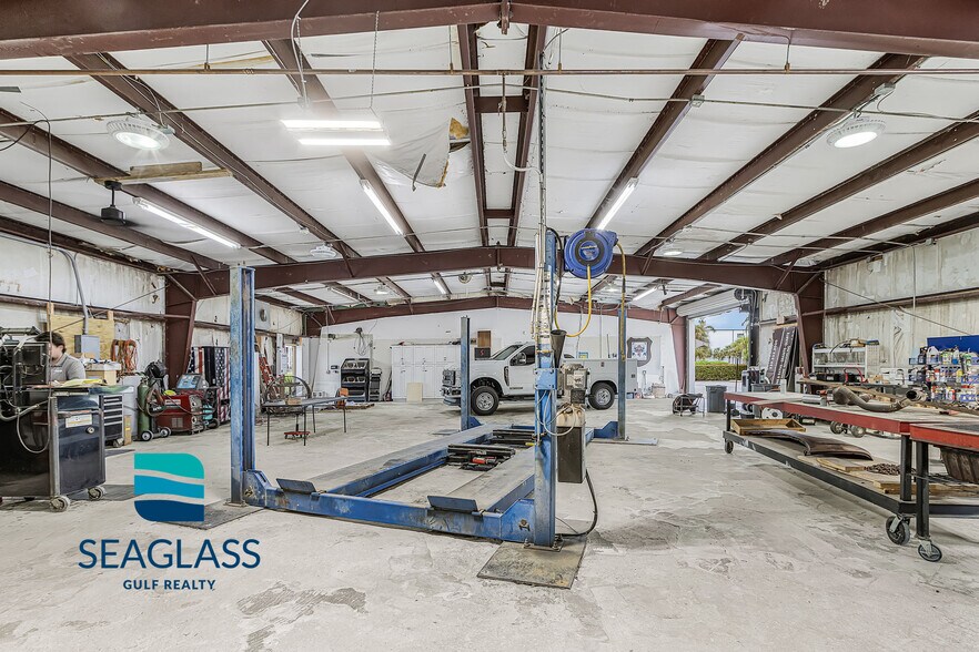 More Photos Of 3890 Veronica S Shoemaker Blvd, Fort Myers Warehouse For Sale