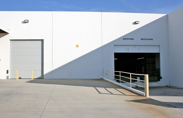 More Photos Of 20740 Plummer St, Chatsworth Warehouse For Lease