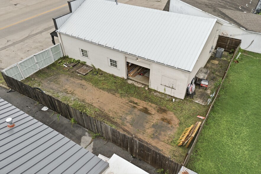 More Photos Of 514 E Will Rogers Blvd, Claremore Office For Sale