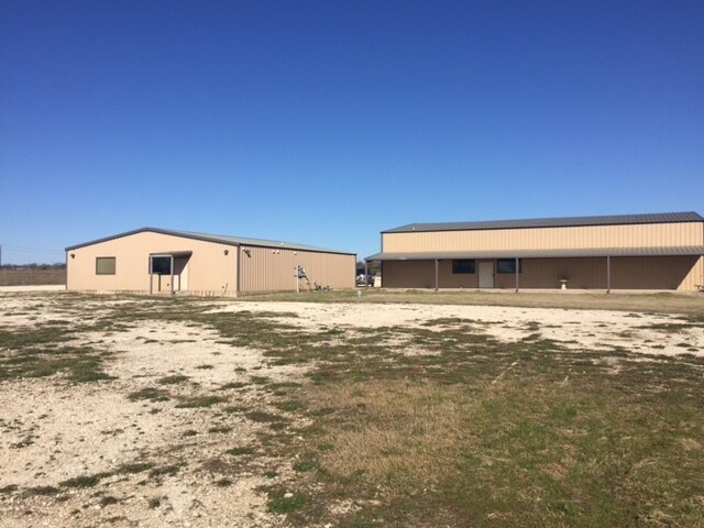 More Photos Of 6750 W 67 Hwy, Cleburne Warehouse For Lease