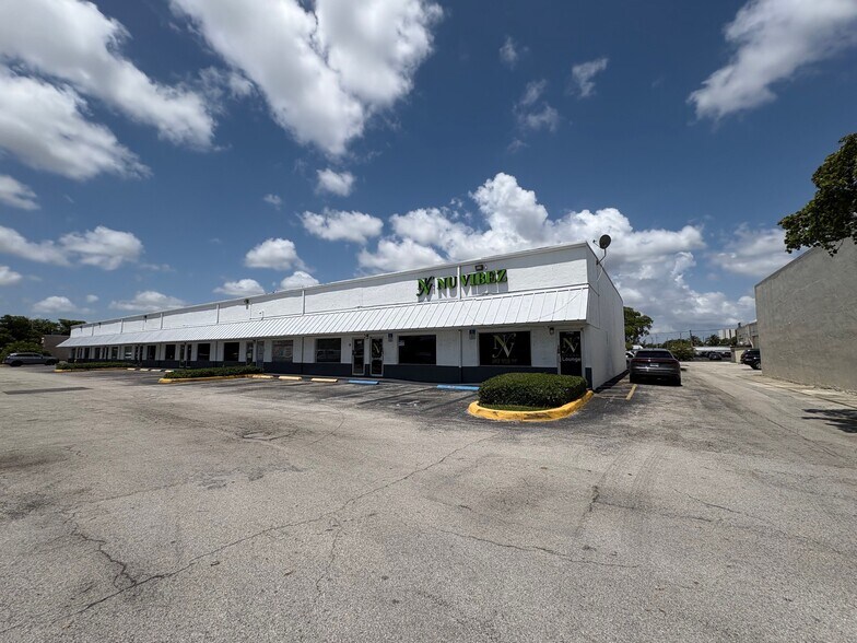Primary Photo Of 1823-1853 NW 38th Ave, Lauderhill Flex For Lease