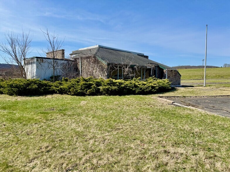 More Photos Of 220 Main St, Glen Gardner Medical For Sale