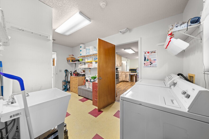 More Photos Of 102 S Highland St, Bushnell Daycare Center For Sale