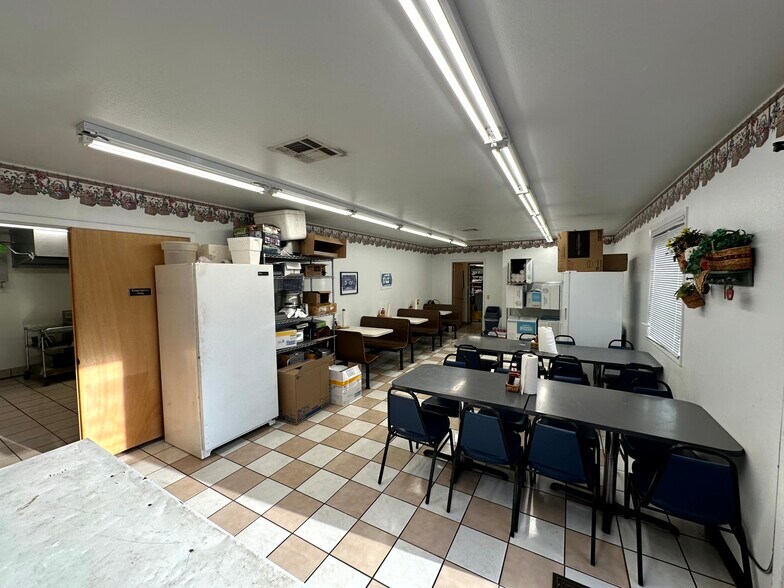 More Photos Of 812 W Oklahoma, Okeene Convenience Store For Sale