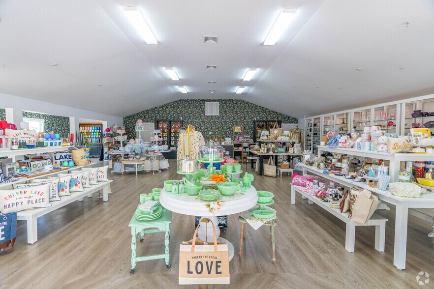 More Photos Of 75 State Route 15, Lafayette Unknown For Lease